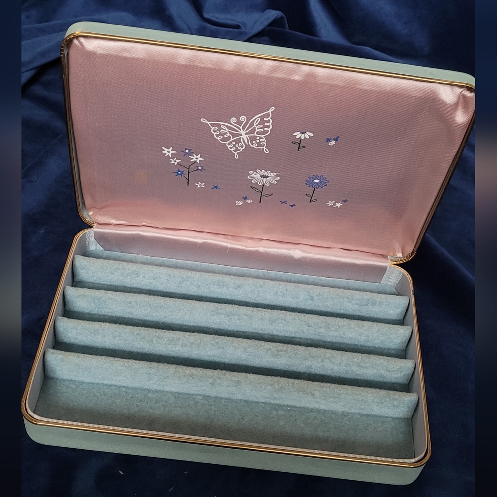 Floral Jewelry Box with Butterfly Design